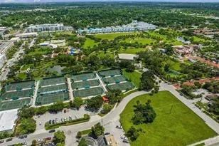 459 Wingfield Dr, Sarasota, FL 34237 - Photo 14