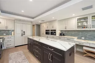 2410 Harbourside Dr, Longboat Key, FL 34228 - Photo 18