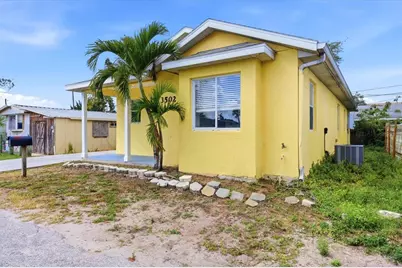 3502 19th Street W, Bradenton, FL 34205 - Photo 1