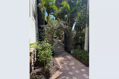 4651 Higel Avenue, Sarasota, FL 34242 - Photo 2