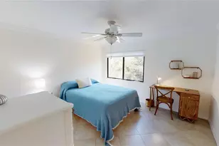 2749 Orchid Oaks Dr, Sarasota, FL 34239 - Photo 22