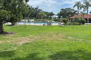 5689 Gardens Dr, Sarasota, FL 34243 - Photo 24