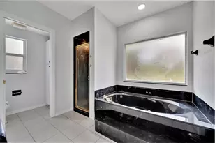 6864 Corral Ct, Sarasota, FL 34243 - Photo 24