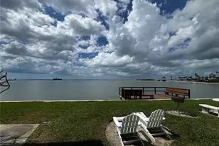 2566 Gary Cir, Dunedin, FL 34698 - Photo 10