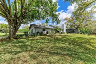 4609 44th Ave E, Bradenton, FL 34203 - Photo 2