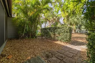 3210 Golden Eagle Ln, Sarasota, FL 34231 - Photo 6