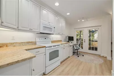 3210 Golden Eagle Lane, Sarasota, FL 34231 - Photo 16