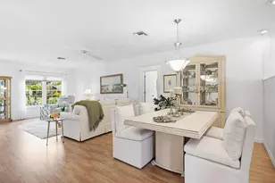 4266 Oakhurst Cir E, Sarasota, FL 34233 - Photo 4