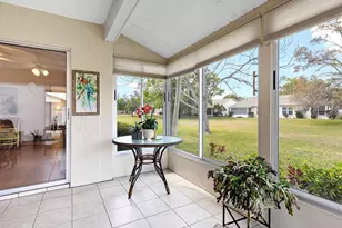 4266 Oakhurst Cir E, Sarasota, FL 34233 - Photo 16