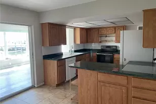 10307 Sandpiper Rd W, Bradenton, FL 34209 - Photo 6