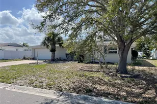 10307 Sandpiper Rd W, Bradenton, FL 34209 - Photo 1