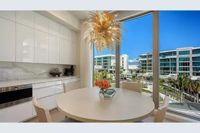 1561 Gulf Of Mexico Drive #304, Longboat Key, FL 34228 - Photo 14