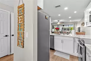 1752 Stickney Point Rd, Sarasota, FL 34231 - Photo 18