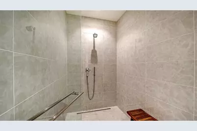 1581 Gulf Of Mexico Drive #406, Longboat Key, FL 34228 - Photo 34