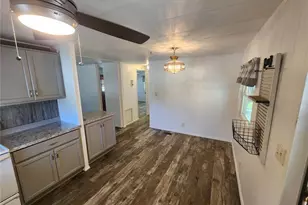 808 53rd Ave E, Bradenton, FL 34203 - Photo 8