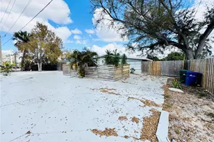 3913 S Shade Ave, Sarasota, FL 34231 - Photo 12