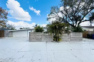 3913 S Shade Ave, Sarasota, FL 34231 - Photo 2
