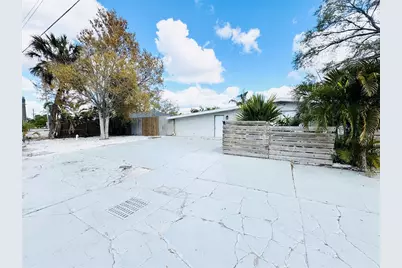 3913 S Shade Avenue, Sarasota, FL 34231 - Photo 4