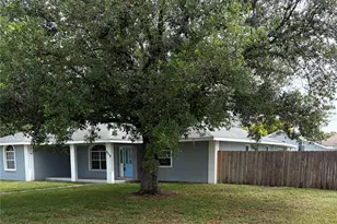 515 75th St NW, Bradenton, FL 34209 - Photo 8