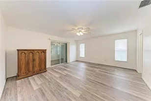 515 75th St NW, Bradenton, FL 34209 - Photo 8