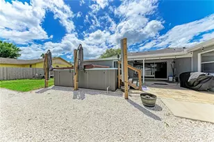 515 75th St NW, Bradenton, FL 34209 - Photo 4