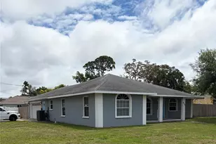 515 75th St NW, Bradenton, FL 34209 - Photo 4