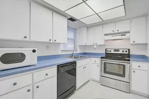 2875 Swifton Dr, Sarasota, FL 34231 - Photo 8