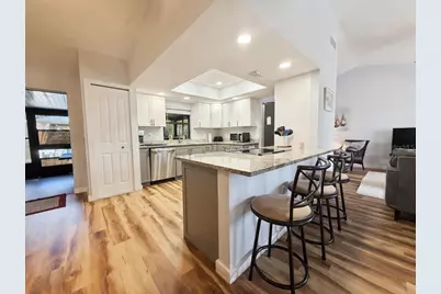 8425 Cypress Lake Circle, Sarasota, FL 34243 - Photo 6