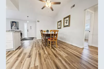 8425 Cypress Lake Circle, Sarasota, FL 34243 - Photo 18