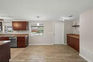 6436 Seagate Ave, Sarasota, FL 34231 - Photo 4