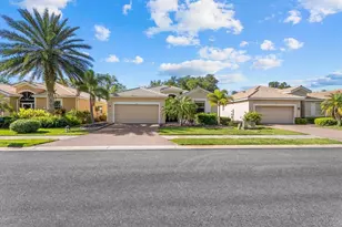 11711 Breadfruit Ln, Venice, FL 34292 - Photo 2