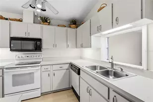 396 Chartley Ct S, Sarasota, FL 34232 - Photo 6