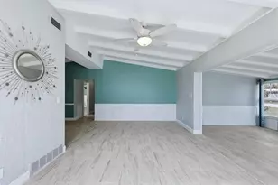 3727 Dover Dr, Sarasota, FL 34235 - Photo 10