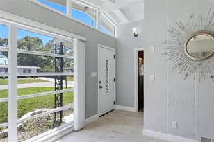 3727 Dover Dr, Sarasota, FL 34235 - Photo 8