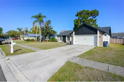 4136 Spring Way Cir, Valrico, FL 33596 - Photo 2