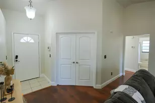 4136 Spring Way Cir, Valrico, FL 33596 - Photo 12