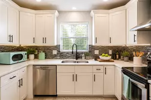 4925 Remington Dr, Sarasota, FL 34234 - Photo 10