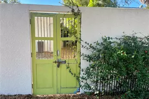 1330 S Jefferson Ave, Sarasota, FL 34239 - Photo 32