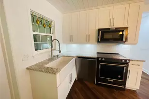 1330 S Jefferson Ave, Sarasota, FL 34239 - Photo 12