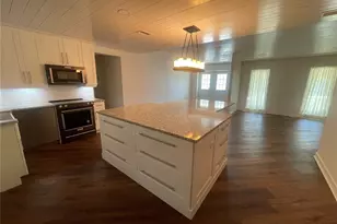 1330 S Jefferson Ave, Sarasota, FL 34239 - Photo 10