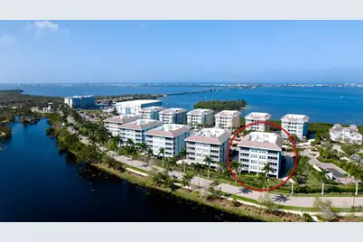 379 Aruba Circle #303, Bradenton, FL 34209 - Photo 1