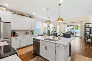 5225 Asher Ct, Sarasota, FL 34232 - Photo 10