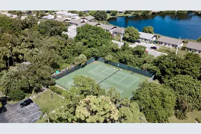 542 542 Lakeside Drive #542, Bradenton, FL 34210 - Photo 6