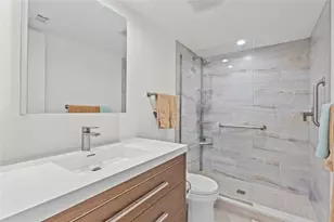 1633 Boathouse Cir, Sarasota, FL 34231 - Photo 18