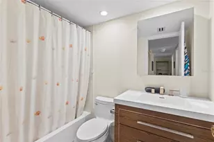 1633 Boathouse Cir, Sarasota, FL 34231 - Photo 22