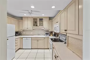 1633 Boathouse Cir, Sarasota, FL 34231 - Photo 14