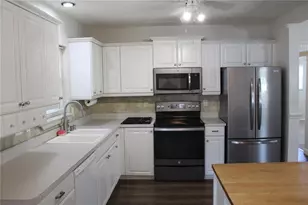 5911 7th Ave Dr W, Bradenton, FL 34209 - Photo 2