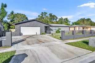 2216 Cherbourg Ct, Orlando, FL 32808 - Photo 2