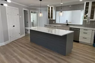 403 28th St, Holmes Beach, FL 34217 - Photo 6