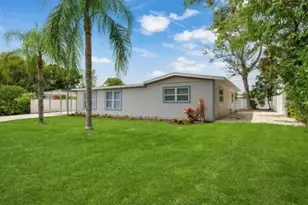 2539 Trinidad St, Sarasota, FL 34231 - Photo 2